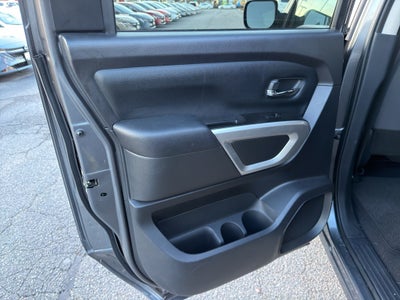 2023 Nissan Titan SV