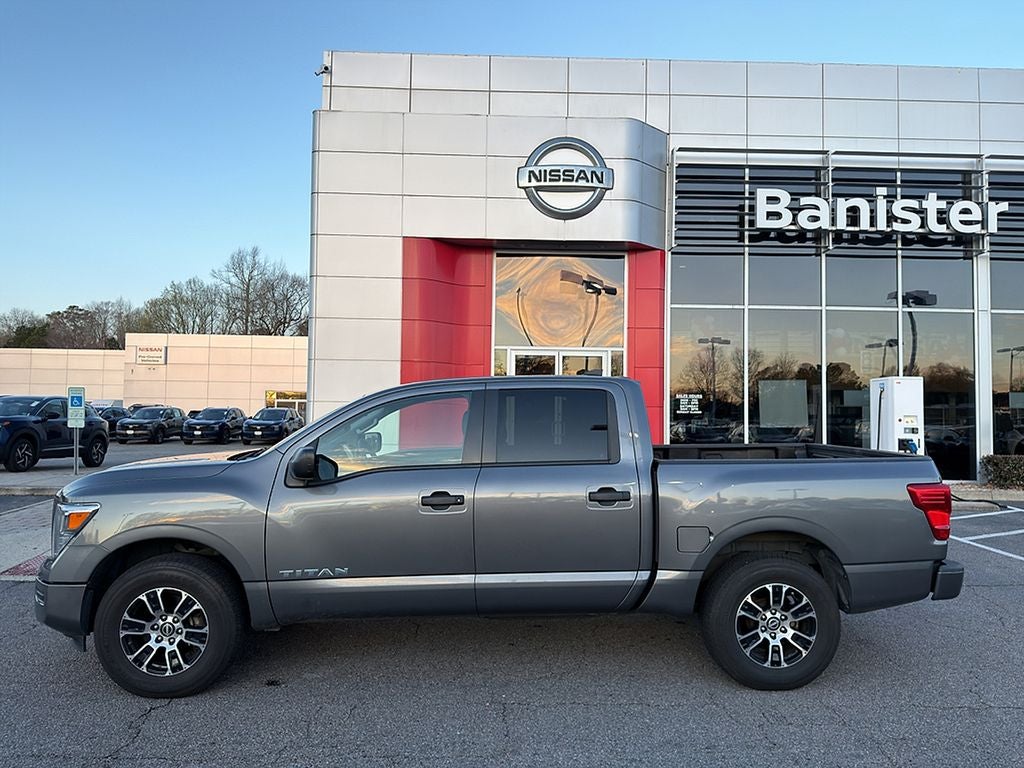 2023 Nissan Titan SV