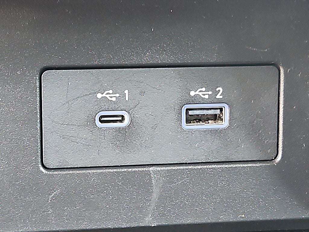 2023 Nissan Titan SV