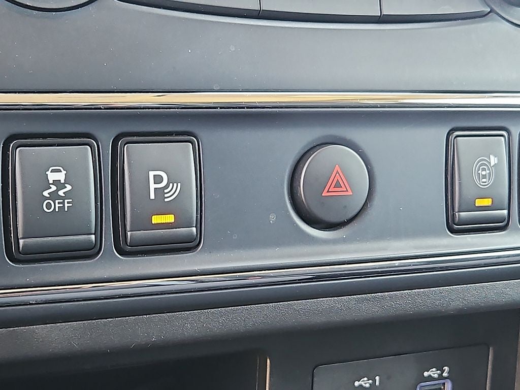 2023 Nissan Titan SV