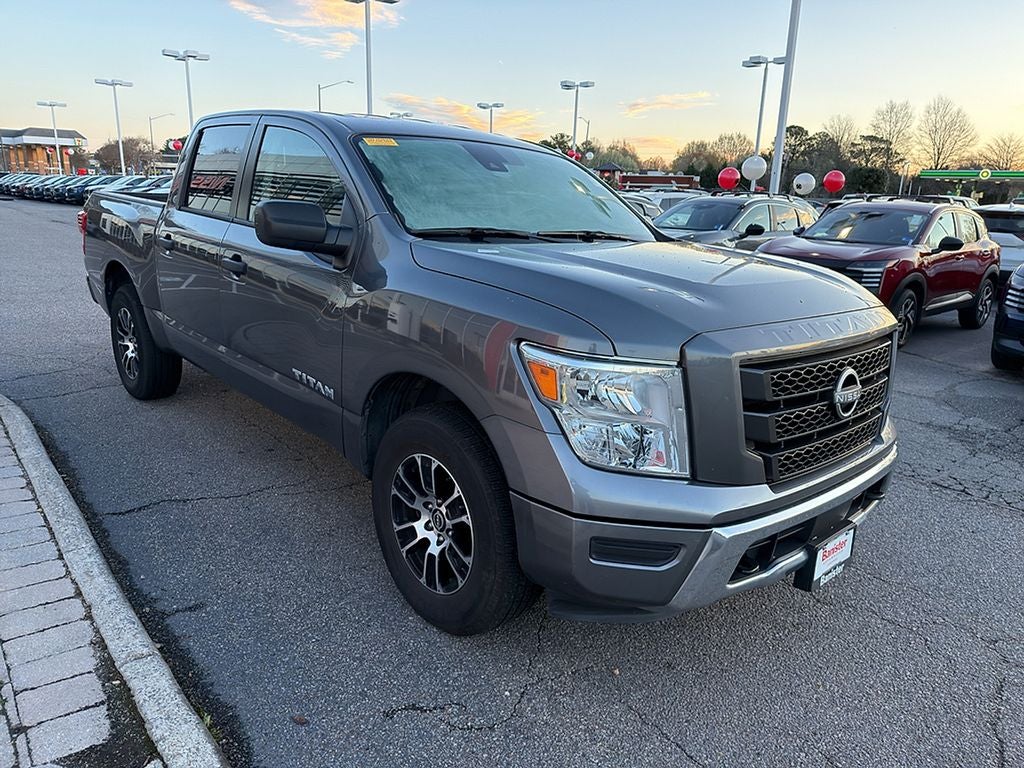 2023 Nissan Titan SV