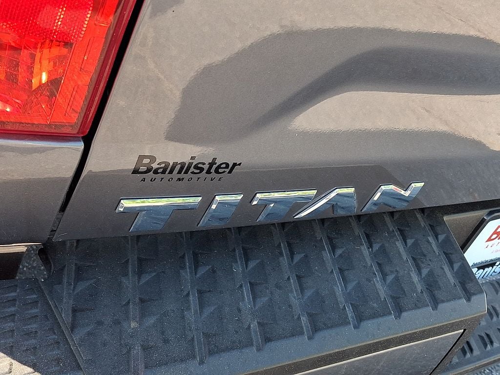 2023 Nissan Titan SV