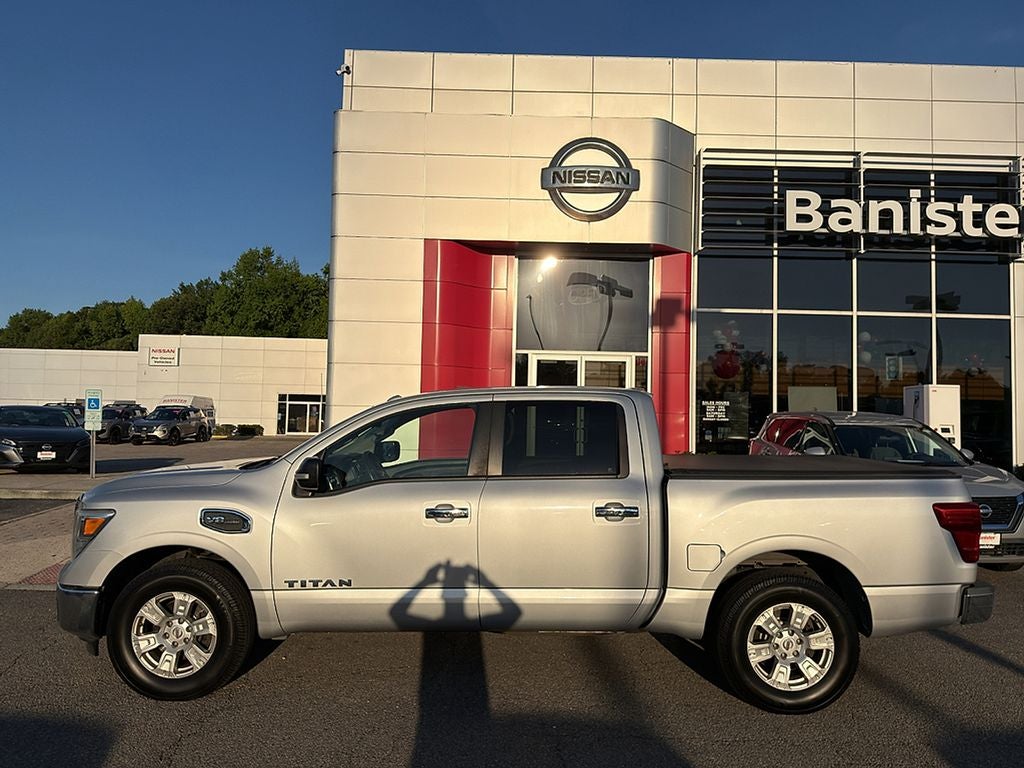 2017 Nissan Titan SV