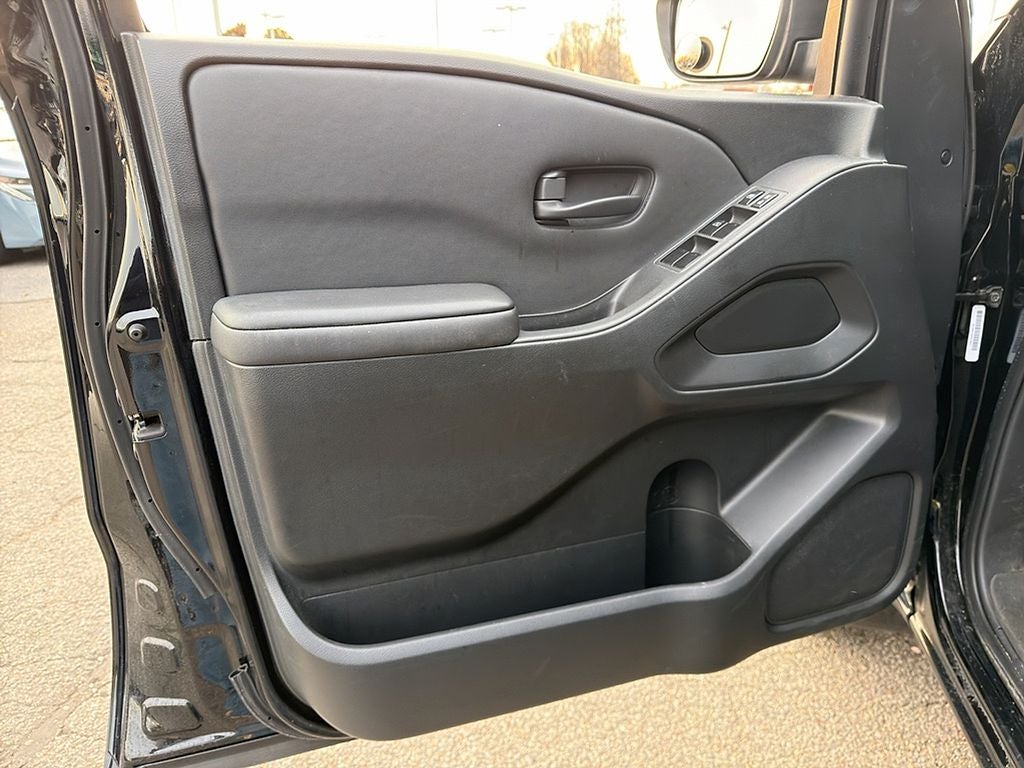 2023 Nissan Frontier S