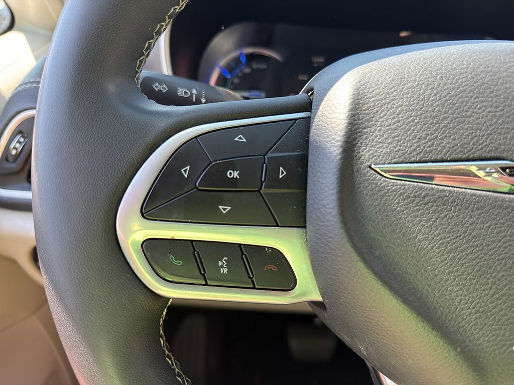 2023 Chrysler Pacifica Hybrid Touring L