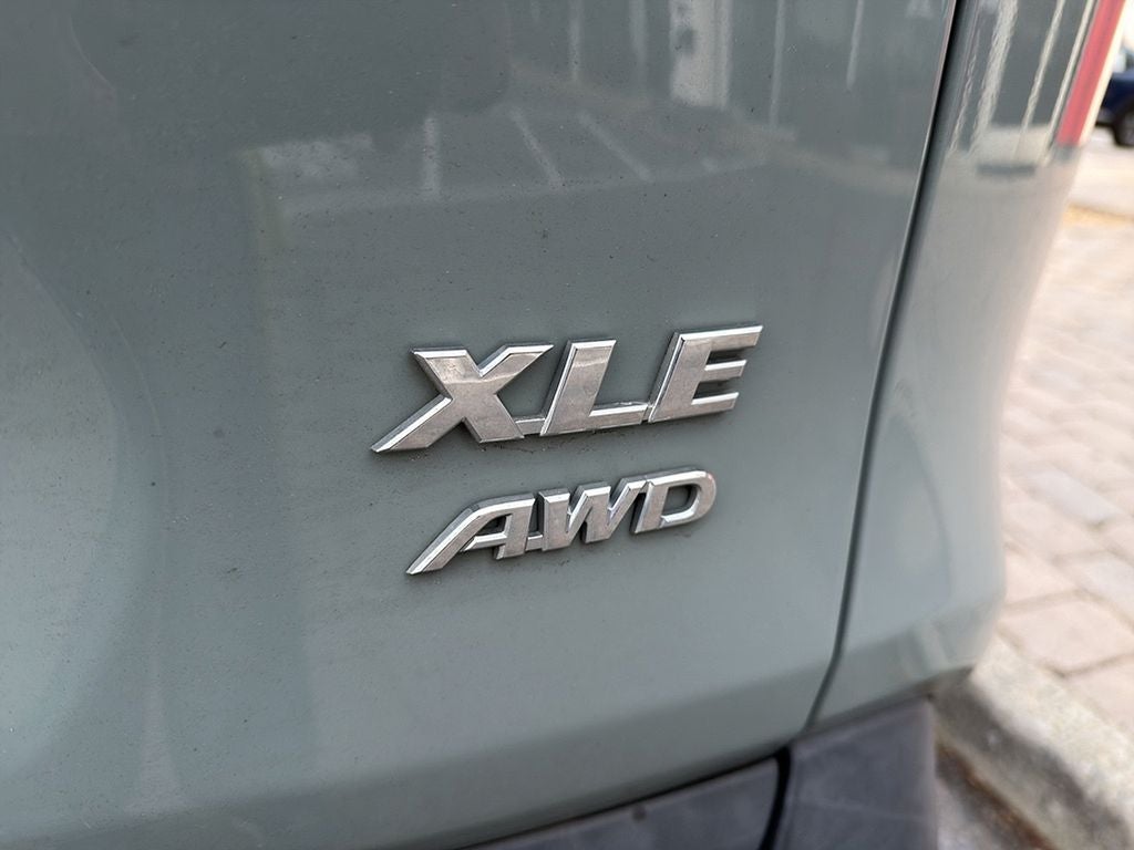 2021 Toyota RAV4 XLE