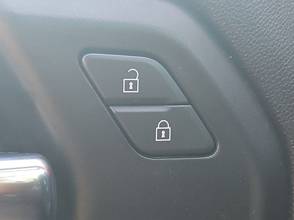 2020 Chevrolet Silverado Custom