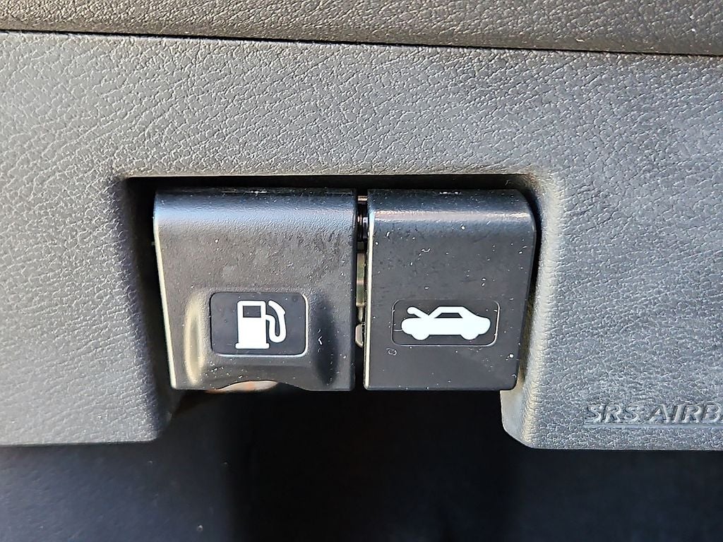 2024 Nissan Versa SR