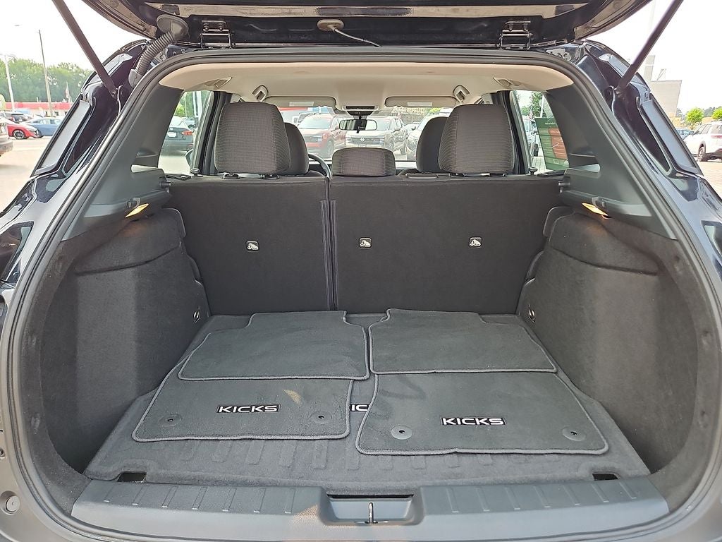 2025 Nissan Kicks S