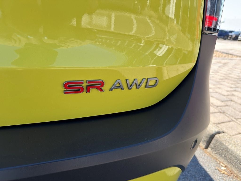 2025 Nissan Kicks SR