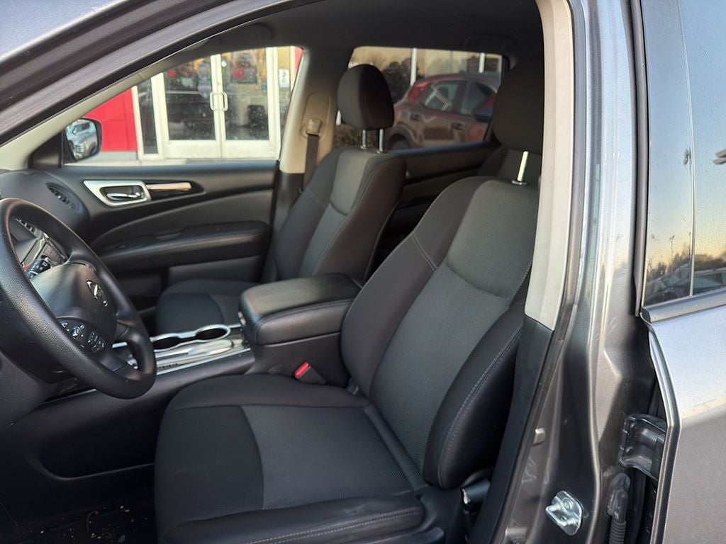 2020 Nissan Pathfinder S