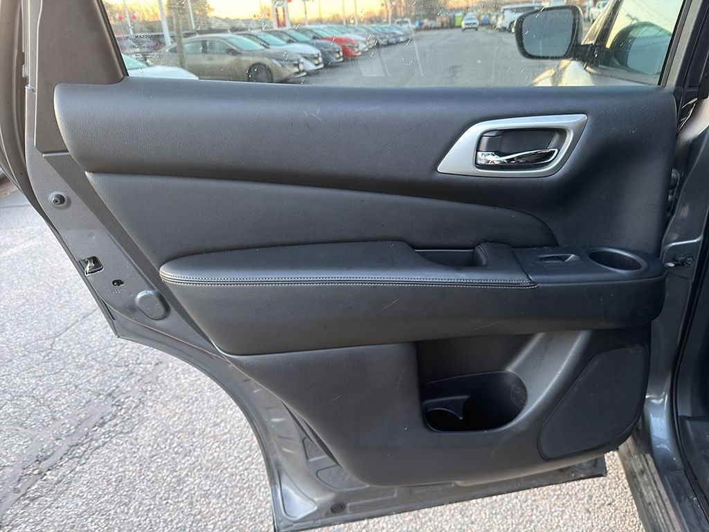 2020 Nissan Pathfinder S