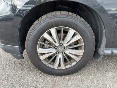 2020 Nissan Pathfinder SV
