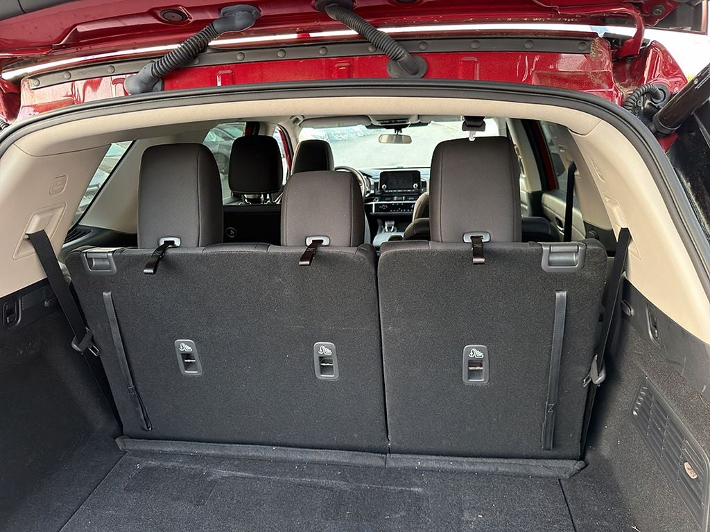 2024 Nissan Pathfinder SV