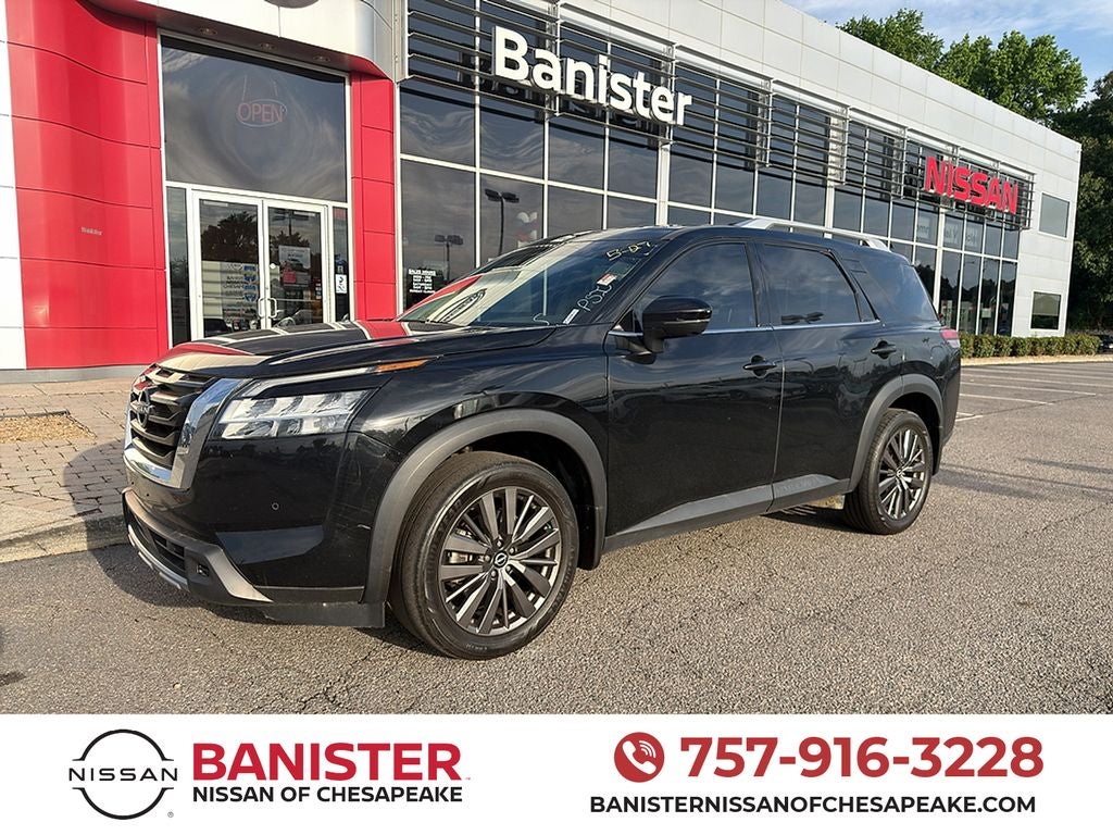2023 Nissan Pathfinder SL 4WD's photo