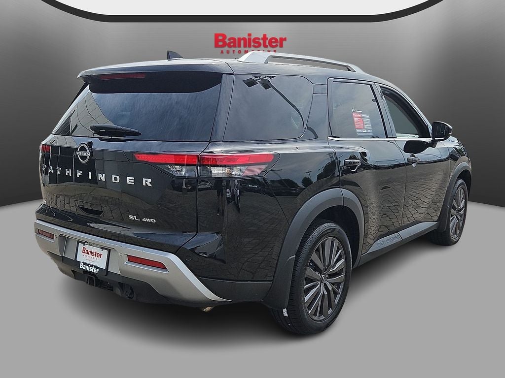 2023 Nissan Pathfinder SL