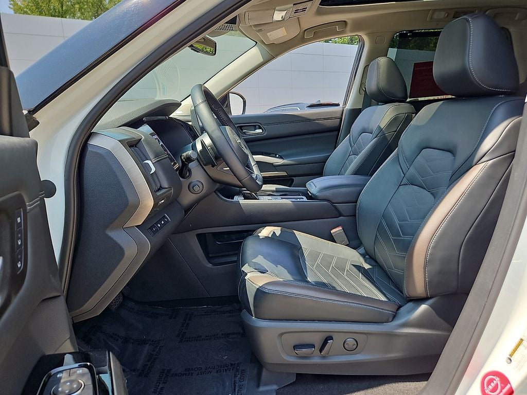 2024 Nissan Pathfinder Platinum