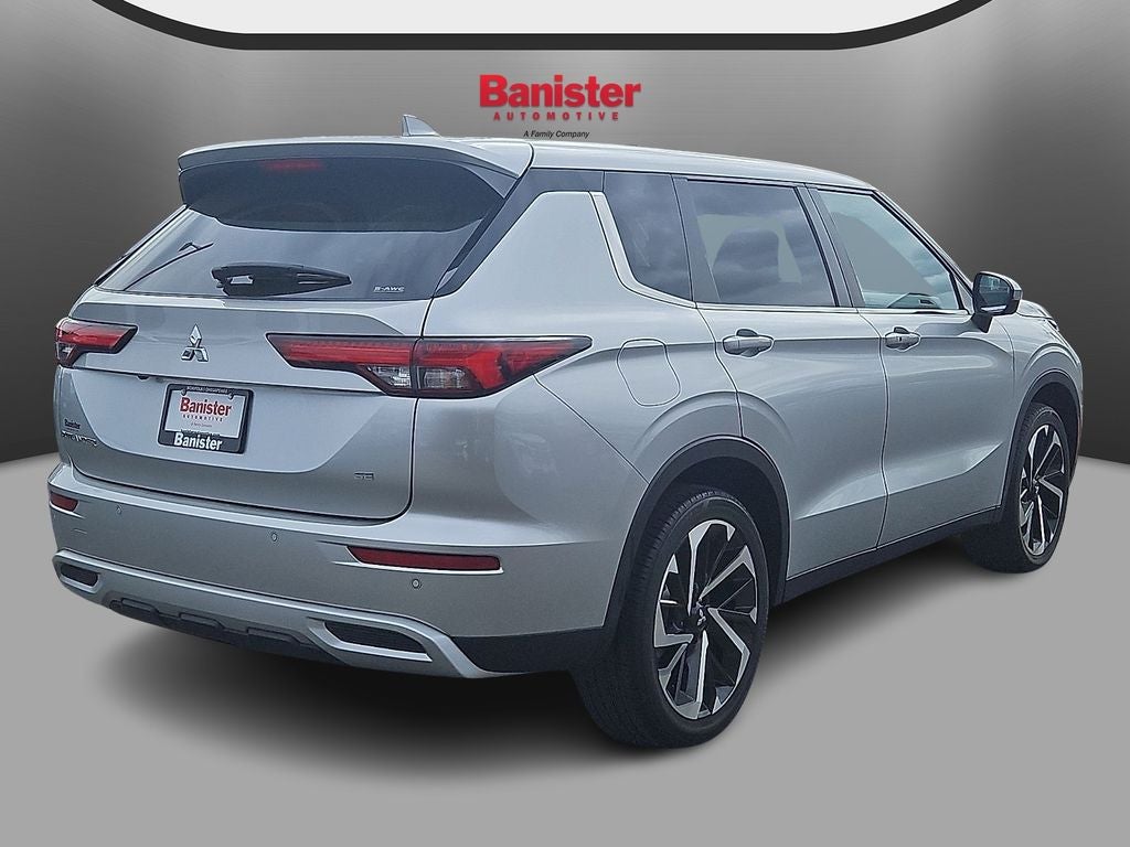 2022 Mitsubishi Outlander SE