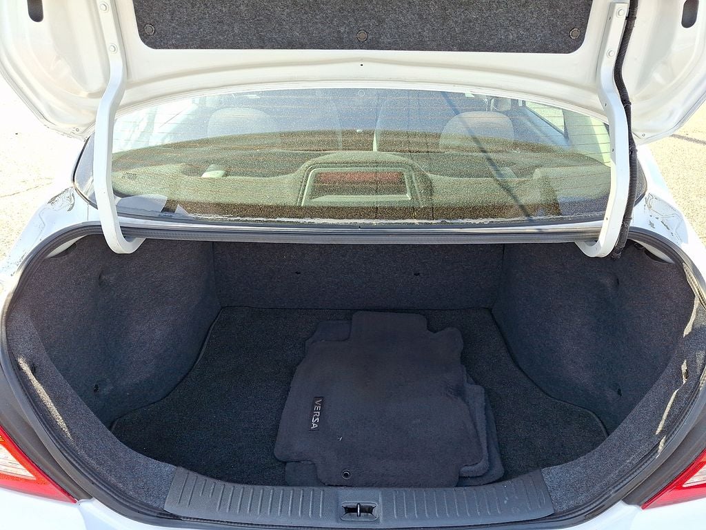 2011 Nissan Versa 1.8 S