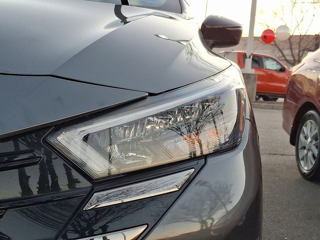 2025 Nissan Versa SR