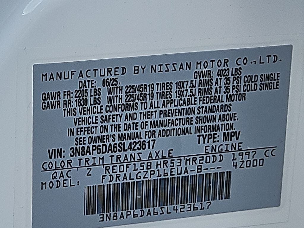 2025 Nissan Kicks SR