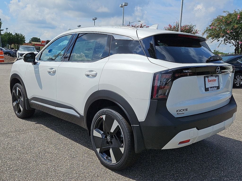 2025 Nissan Kicks SR
