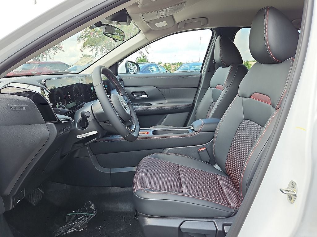 2025 Nissan Kicks SR