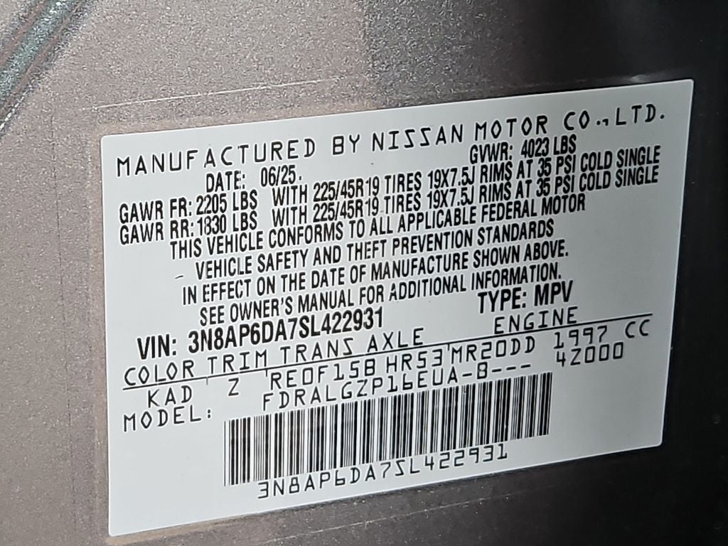 2025 Nissan Kicks SR