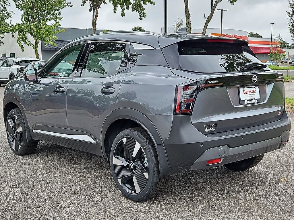 2025 Nissan Kicks SR