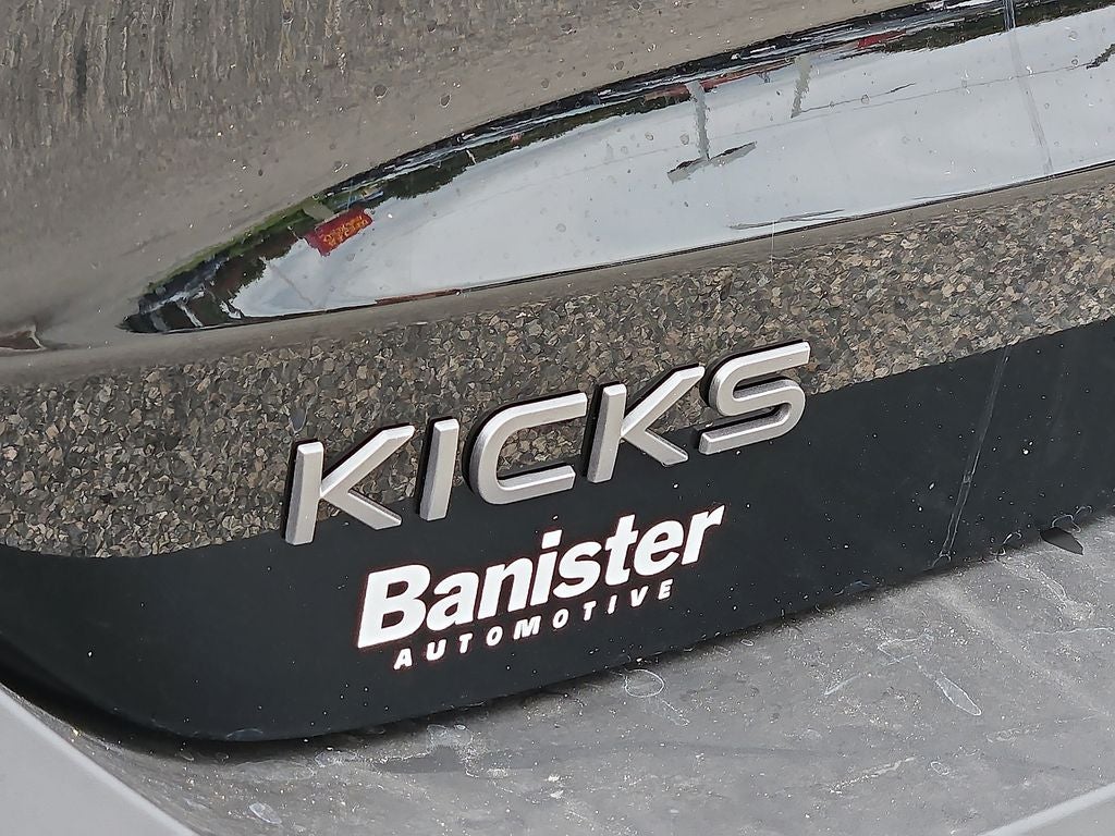 2025 Nissan Kicks SR