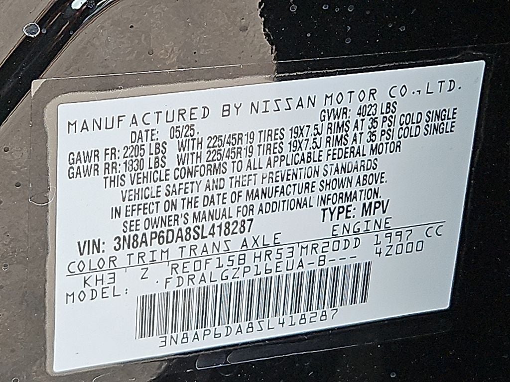 2025 Nissan Kicks SR