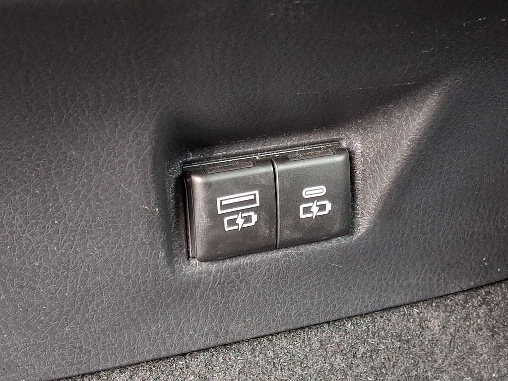 2025 Toyota Camry Hybrid LE