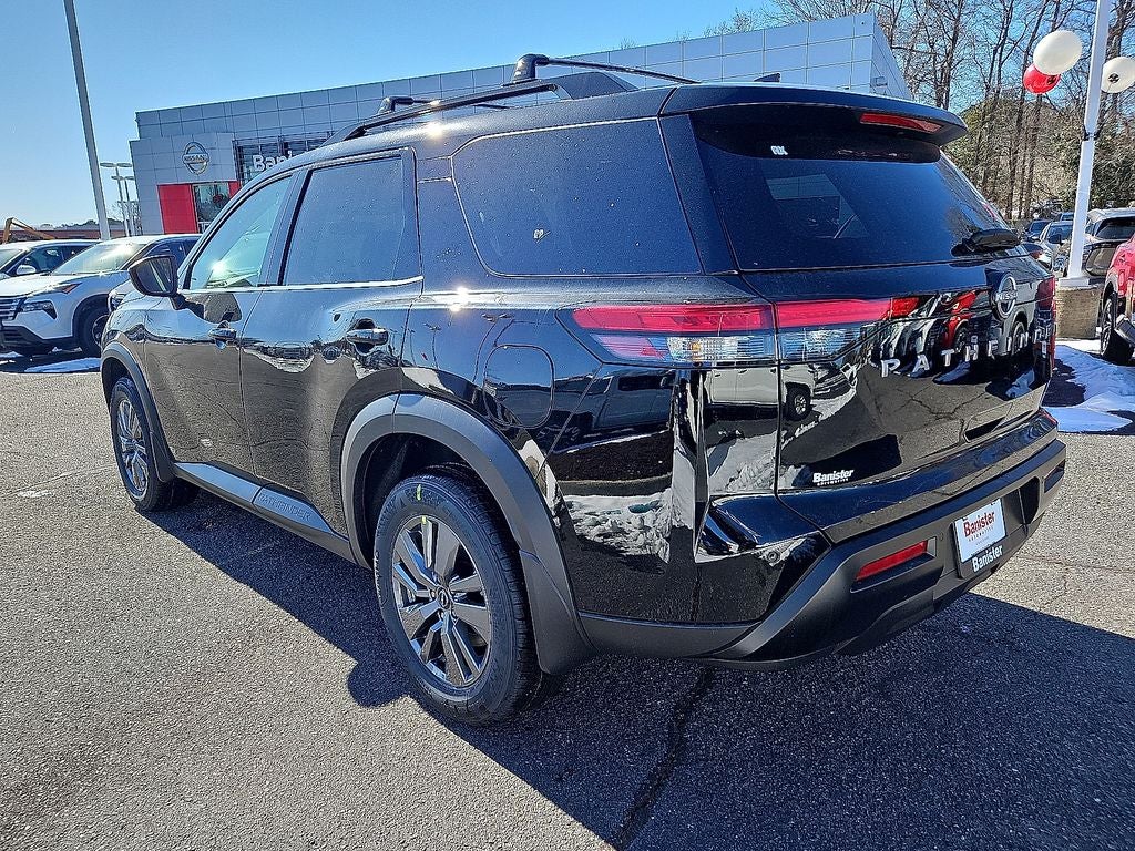 2026 Nissan Pathfinder SV