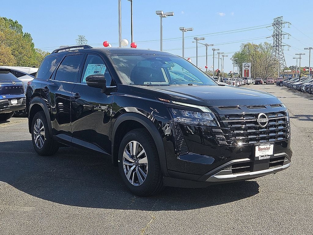 2026 Nissan Pathfinder SL