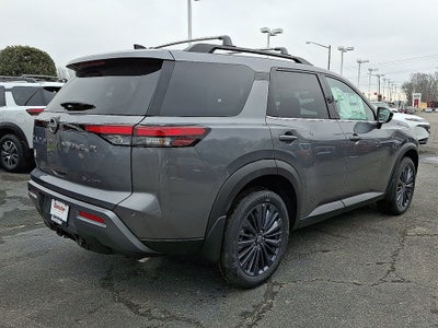 2026 Nissan Pathfinder SL