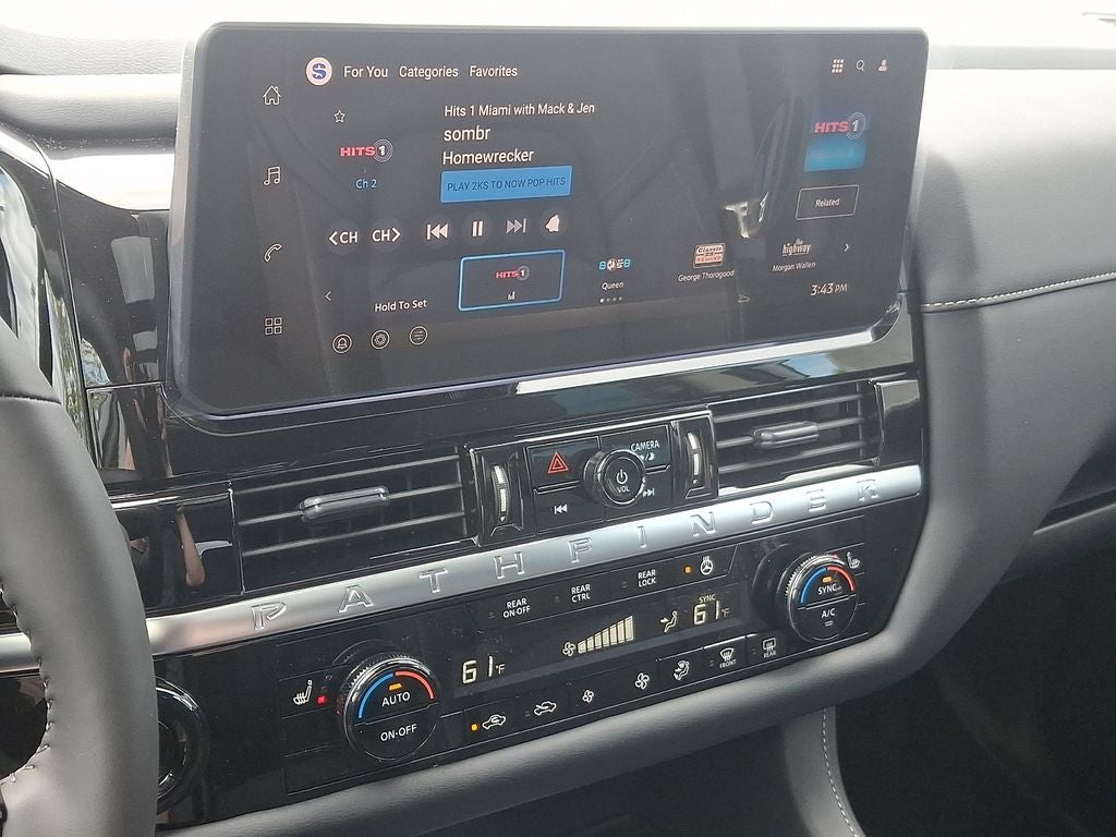 2026 Nissan Pathfinder SL