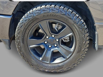 2021 RAM 1500 Big Horn Crew Cab 4x4 5'7' Box
