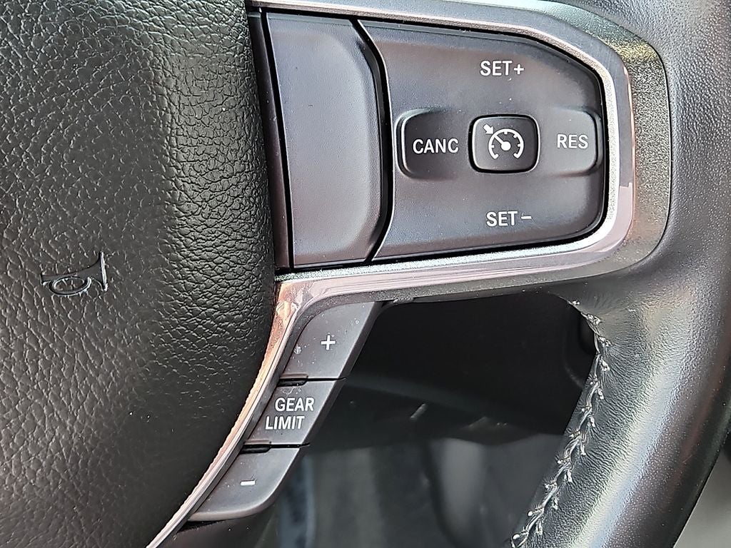 2021 RAM 1500 Laramie Crew Cab 4x4 5'7' Box