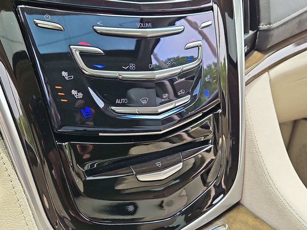 2019 Cadillac Escalade Luxury