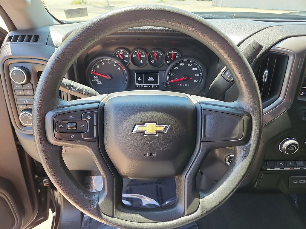2023 Chevrolet Silverado 1500 4WD Crew Cab Short Bed Custom