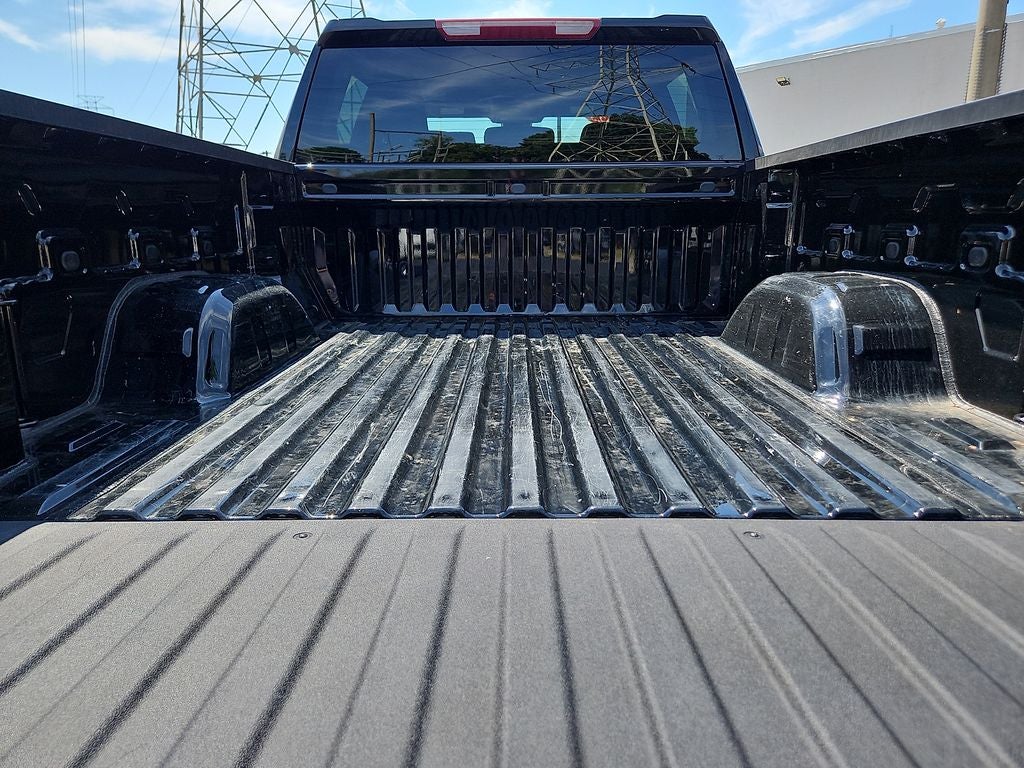 2023 Chevrolet Silverado 1500 4WD Crew Cab Short Bed Custom