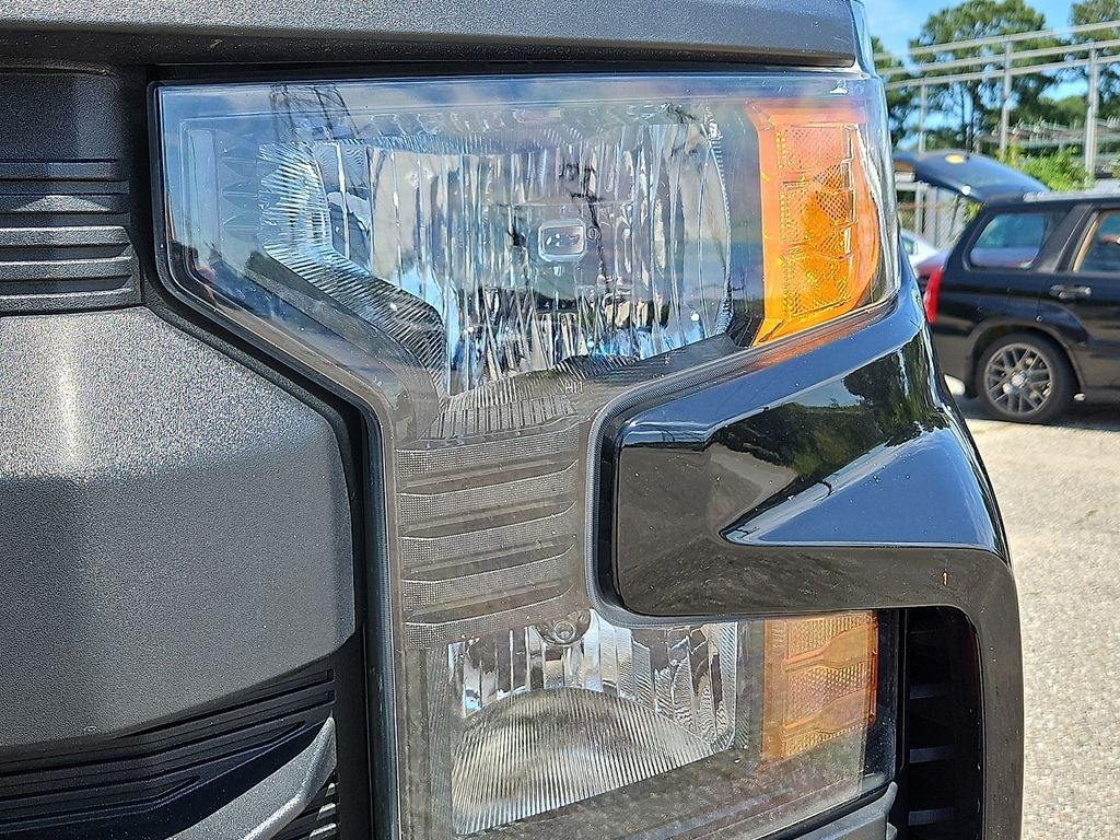 2023 Chevrolet Silverado 1500 4WD Crew Cab Short Bed Custom